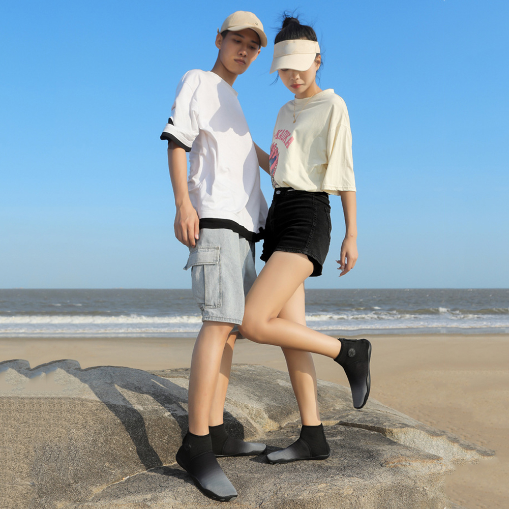 thumbnail image 1 of Zapatos de agua de playa unisex, zapatos descalzos de agua de goma suave para bucear al aire libre, 1 of 9